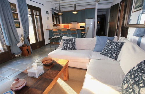 Pisses Villa | Autonomous villa, waterfront, tranquil, peaceful location, beach, sea views
