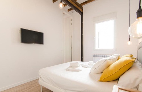Goya Apartment | Ayala 152