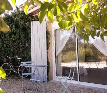 Peyrolles-en-Provence Apartment | Bastide Cedrea
