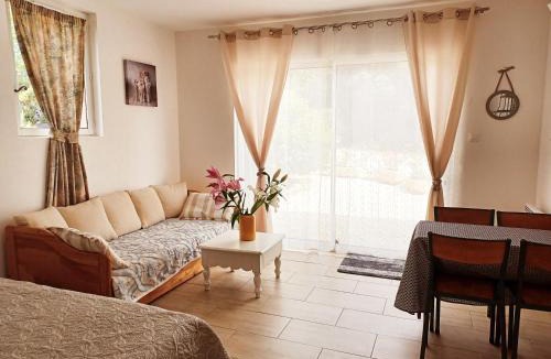 Peyrolles-en-Provence House | Bastide Cedrea