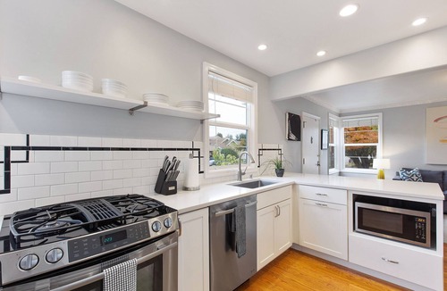 East End House | Bay Area Charming 1938 Art Deco Duplex