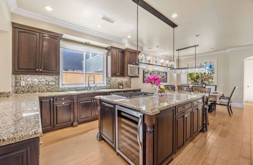 Huntington Beach House | Beach Retreat- Walk to Beach! Spacious 4BR, Oceanview, BBQ & Firepit- Sleeps 12