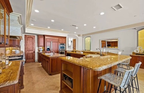Oxnard Shores Villa | Beachfront 5-bedroom villa steps to Oxnard State Beach