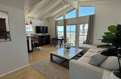 The Jungle House | BEACHFRONT PROPERTY! BEST L.A. LOCATION!