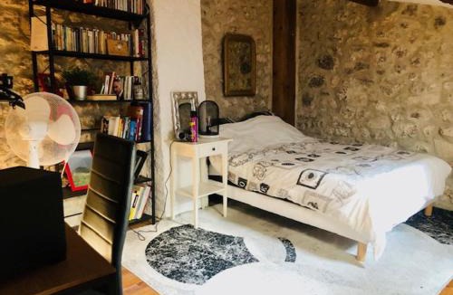 Salles-sous-Bois House | Beau studio indépendant pour 2 personnes dans village provençale