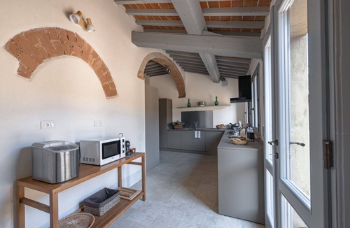 Buonconvento Villa | Beautiful private villa with private pool, WIFI, A/C, TV, patio, panoramic view, close to Montalcino