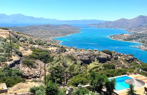 Vrouhas Villa | Beautiful Villa Helios with stunning sea view!