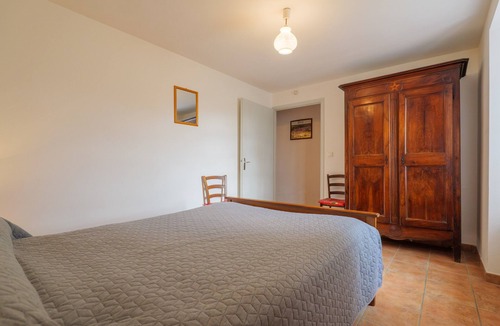 La Garde-Adhemar Bed & Breakfast | Bed and Breakfast 'Annaïs' with Shared Pool, Shared Garden and Wi-Fi
