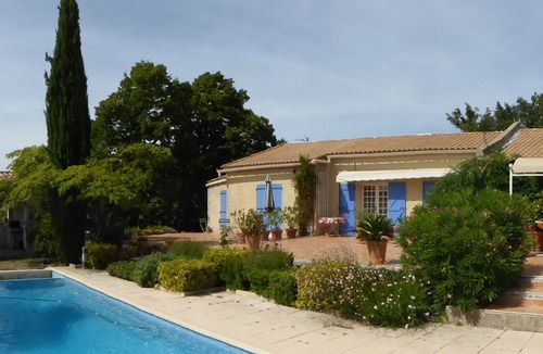 Roquevaire Bed & Breakfast | Bed and Breakfast in a 19th century Bastide in a large park with swimming pool