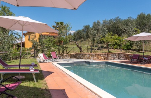 Lucignano Villa | Belvilla by OYO Casale Degli Ulivi