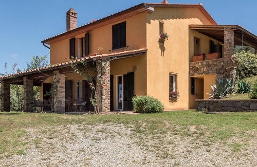 Lucignano Villa | Belvilla by OYO Casale Degli Ulivi