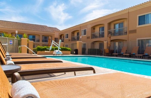 Camarillo Hotel | Best Value, Quality Stay! Close to Camarillo Premium Outlets, Pet-Friendly