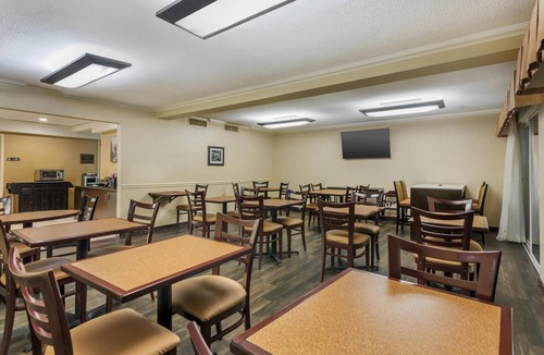 Fremont Hotel | Best Western Plus Garden Court Inn