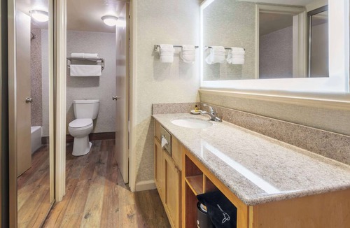 Downtown Hotel | Best Western Plus Hill House