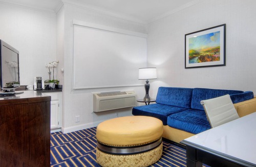 Downtown Hotel | Best Western Plus Palm Court Hotel