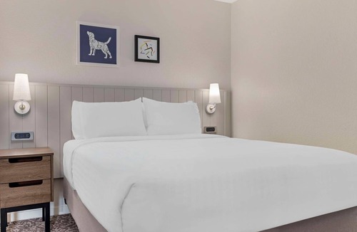 Torrance Hotel | Better Choice for your Vacation! 3 Comfortable Units with Free Breakfast