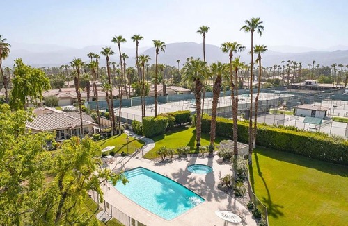 Palm Desert House | Blu Monterey - Pickleball, Golf Cart, Pools, Bikes