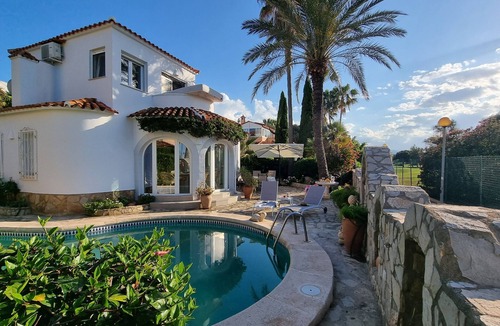 Molinell Villa | Both the golf course and beach are right by the house
