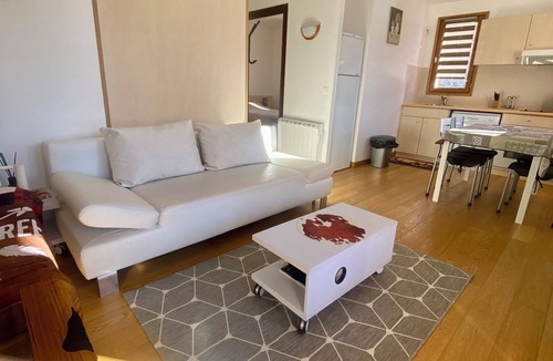Peone Apartment | Bright 2-room apartment