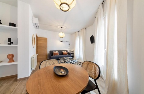 Chamberi Apartment | Bright stylish 1BD apt with 3 balconies-Chamberí