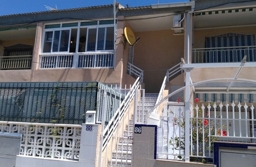 Los Cuarteros Apartment | Bright two bedroom apartment 400m from the beach, WiFi, Air conditioning