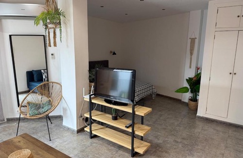 La Trinidad-San Juan y Todos los Santos Apartment | Buen Pastor Studio- Old Town