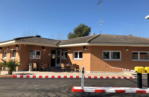 Santa Marta de Tormes RV Rental | Bugalows camping Regio