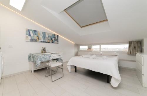 Coslada Apartment | Buhardilla Encantada