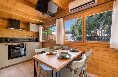 Cunit House | Bungalow with Private Pool, Wi-Fi and Air Conditioning