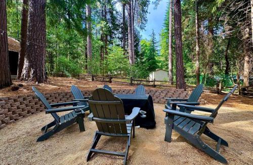 Pollock Pines House | Cabin in the Trees-Game Room