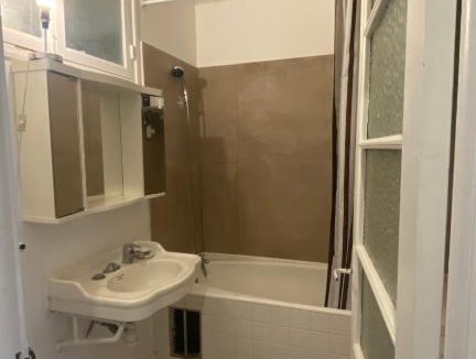 Liberation Apartment | Campement rapide