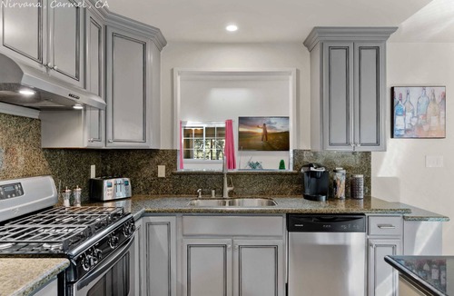 Carmel House | Carmel Nirvana: Close to Shops Restaurants Golf Beach