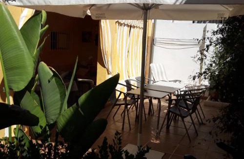 Punta Umbria House | Casa a pie de playa, con patio. Zona Miramar.