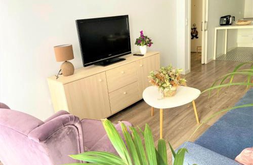 Distrito Noroeste Apartment | Casa Jazmín Parking Gratis 2 hab Junto Est AVE