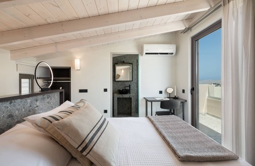 Agia Marina Bed & Breakfast | Casa Nostos