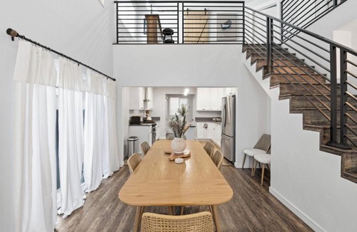 East Village House | Casa Playa Long Beach
