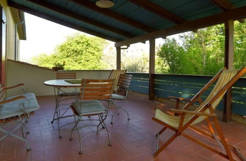Arezzo Apartment | 'Casa Rossa' mit Pool by Interhome