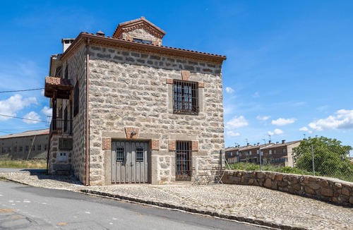 Navaluenga House | Casa Rural La Bodega de Gredos – Mountain Views in Navaluenga
