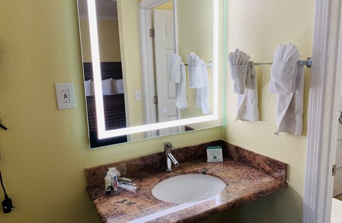 Cayucos Hotel | Central Coast Inn