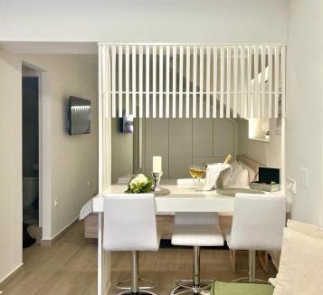 Chios Town Apartment | Central Luxury Flat 1