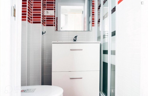 San Diego Apartment | Centrally located, modern apartment, very well connected by subway, bus and train.
