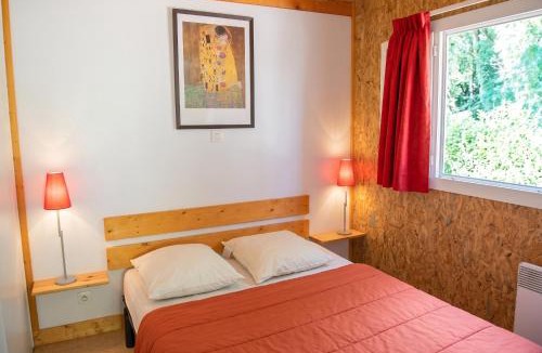 Les Tourrettes Ski Chalet | Chalet confortable aux Tourettes avec piscine partagée