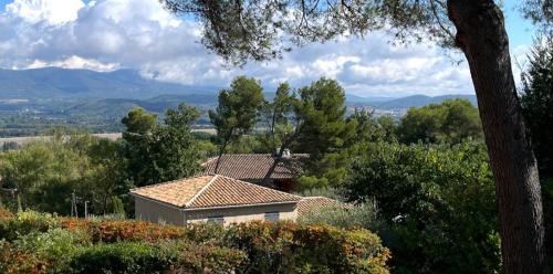 La Roque-d'Antheron Bed & Breakfast | Chambre d'hôtes du Val Fleuri