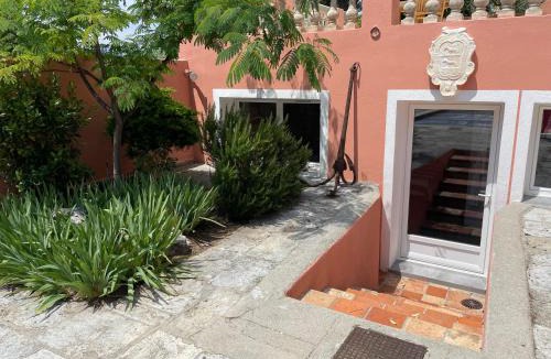 Saint Antoine Bed & Breakfast | Chambre d'hôtes A l'ancre marine de la Villa Rose