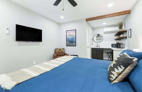 Three Rivers Hotel | Charlotte Sequoia Motel RM2 Ac, Pool, 10Min to SNP