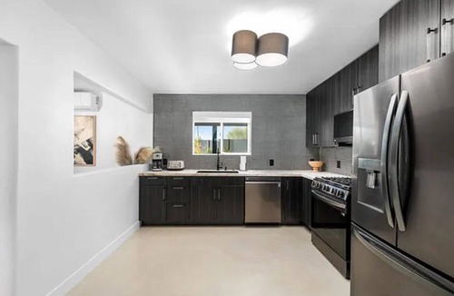 North Palm Springs House | Charming 2-bedroom house with AC in North Palm Springs