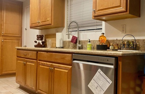 Guajome House | Charming 2-bedroom house with WiFi, AC in welcoming Oceanside