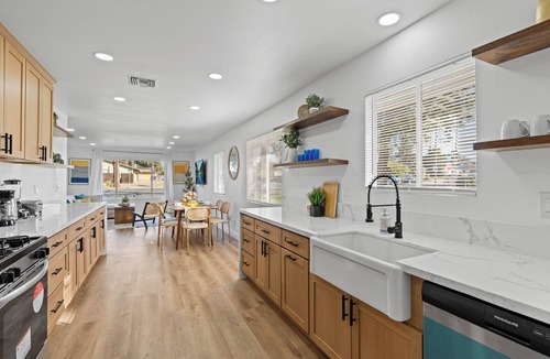 Redlands House | Charming 4-bedroom Pool House in Best Location in Redlands