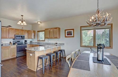 Wildernest House | Charming 4-bedroom 1/2 duplex house in Silverthorne perfect for your getaway