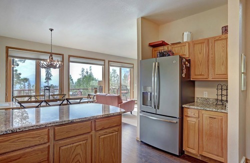 Wildernest House | Charming 4-bedroom 1/2 duplex house in Silverthorne perfect for your getaway
